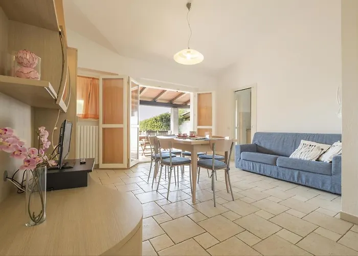 452 - Al Taunus Con Portico, Giardino E Bellissima Vista Mare *