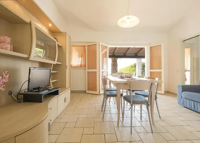 452 - Al Taunus Con Portico, Giardino E Bellissima Vista Mare